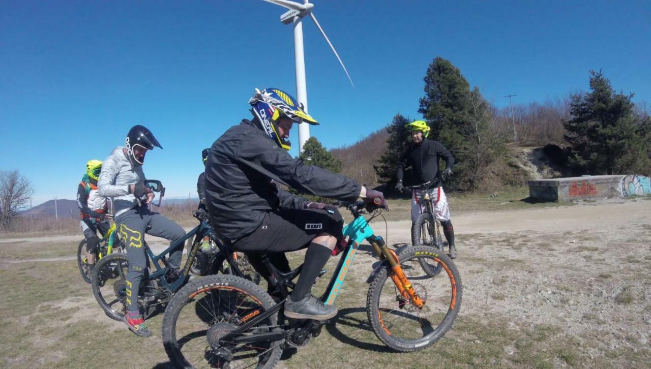 Albergo Aduepassi & Servizio Bike Shuttle Finale Ligure Εξωτερικό φωτογραφία